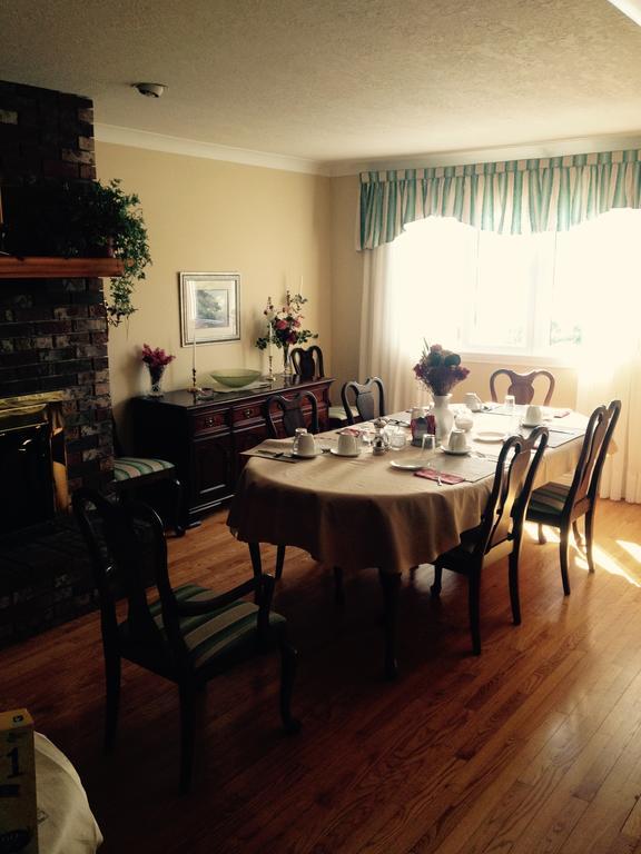 Mackenzie House B&B By Elevate Rooms Port Hawkesbury Extérieur photo