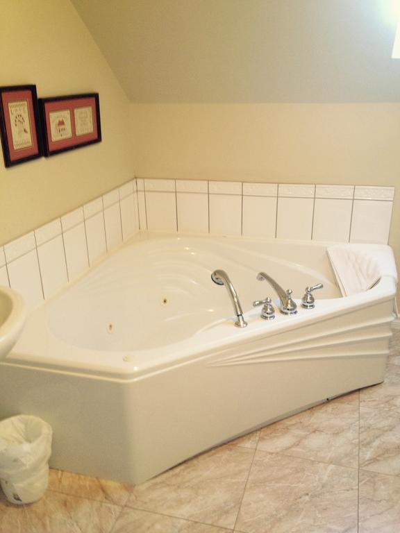 Mackenzie House B&B By Elevate Rooms Port Hawkesbury Extérieur photo