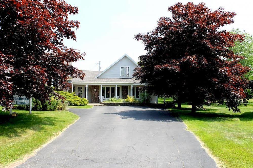Mackenzie House B&B By Elevate Rooms Port Hawkesbury Extérieur photo