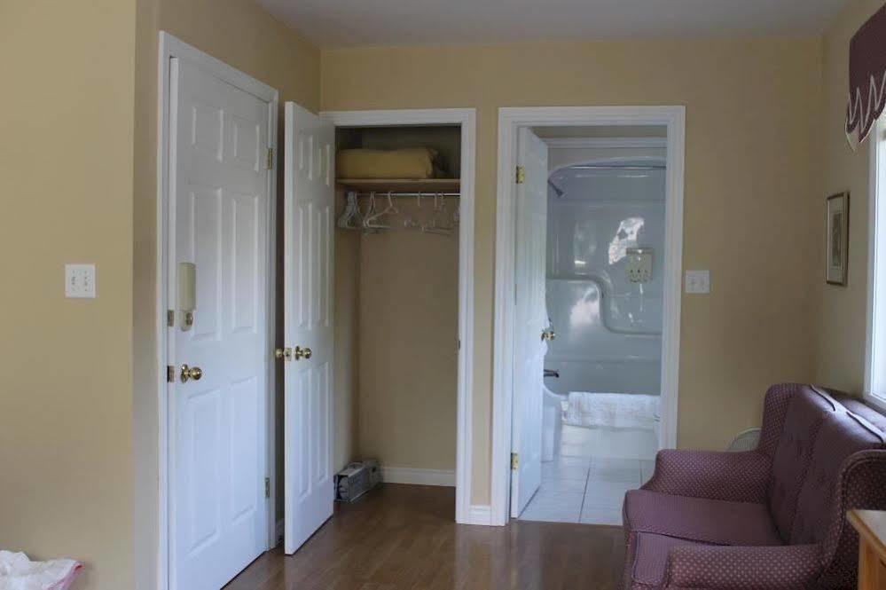 Mackenzie House B&B By Elevate Rooms Port Hawkesbury Extérieur photo
