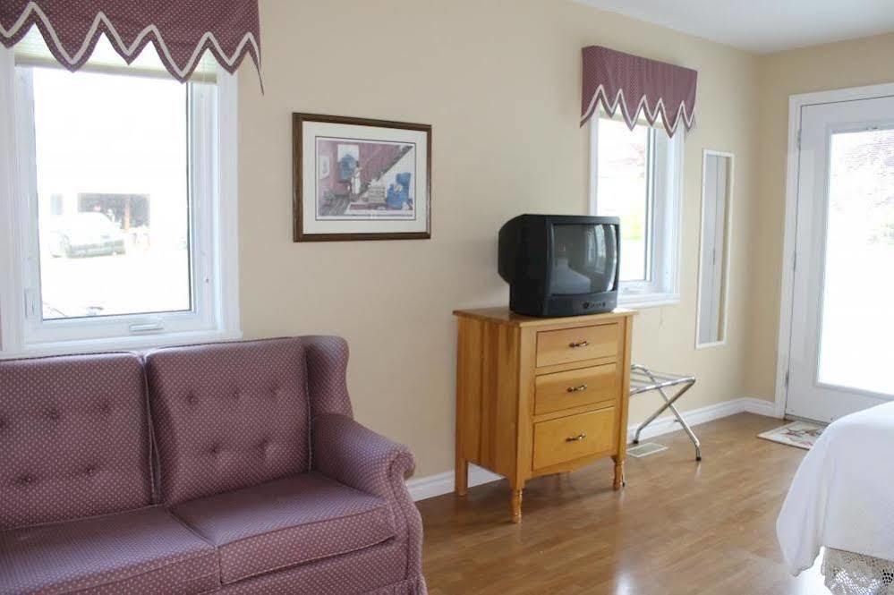 Mackenzie House B&B By Elevate Rooms Port Hawkesbury Extérieur photo