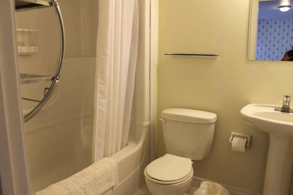 Mackenzie House B&B By Elevate Rooms Port Hawkesbury Extérieur photo