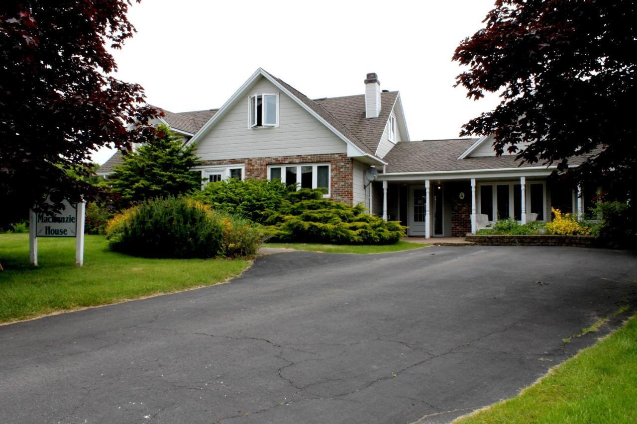 Mackenzie House B&B By Elevate Rooms Port Hawkesbury Extérieur photo