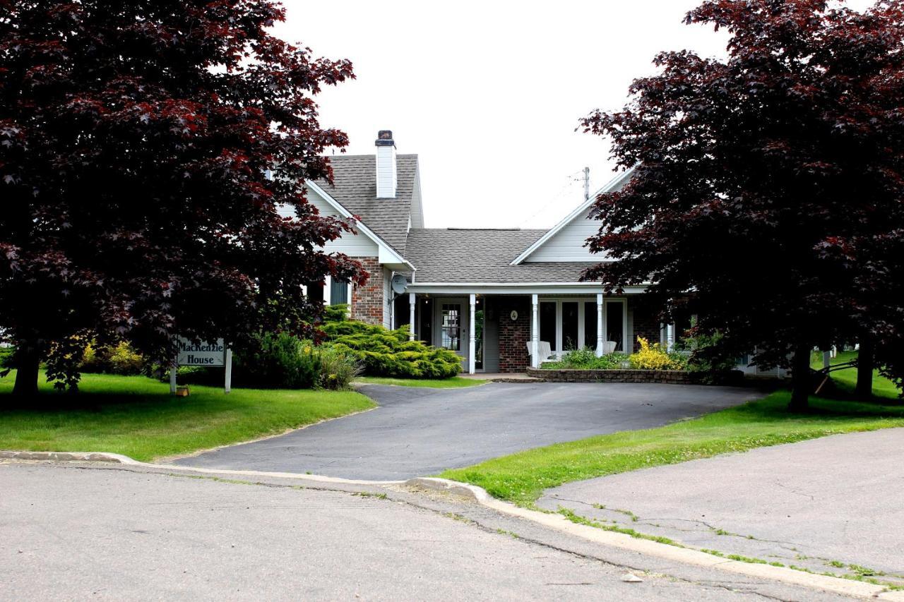 Mackenzie House B&B By Elevate Rooms Port Hawkesbury Extérieur photo
